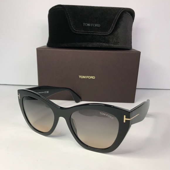 ? - New Authentic Tom Ford Cara Smoke Gradient Cat Eye Ladies Sunglasses FT0… main image 9